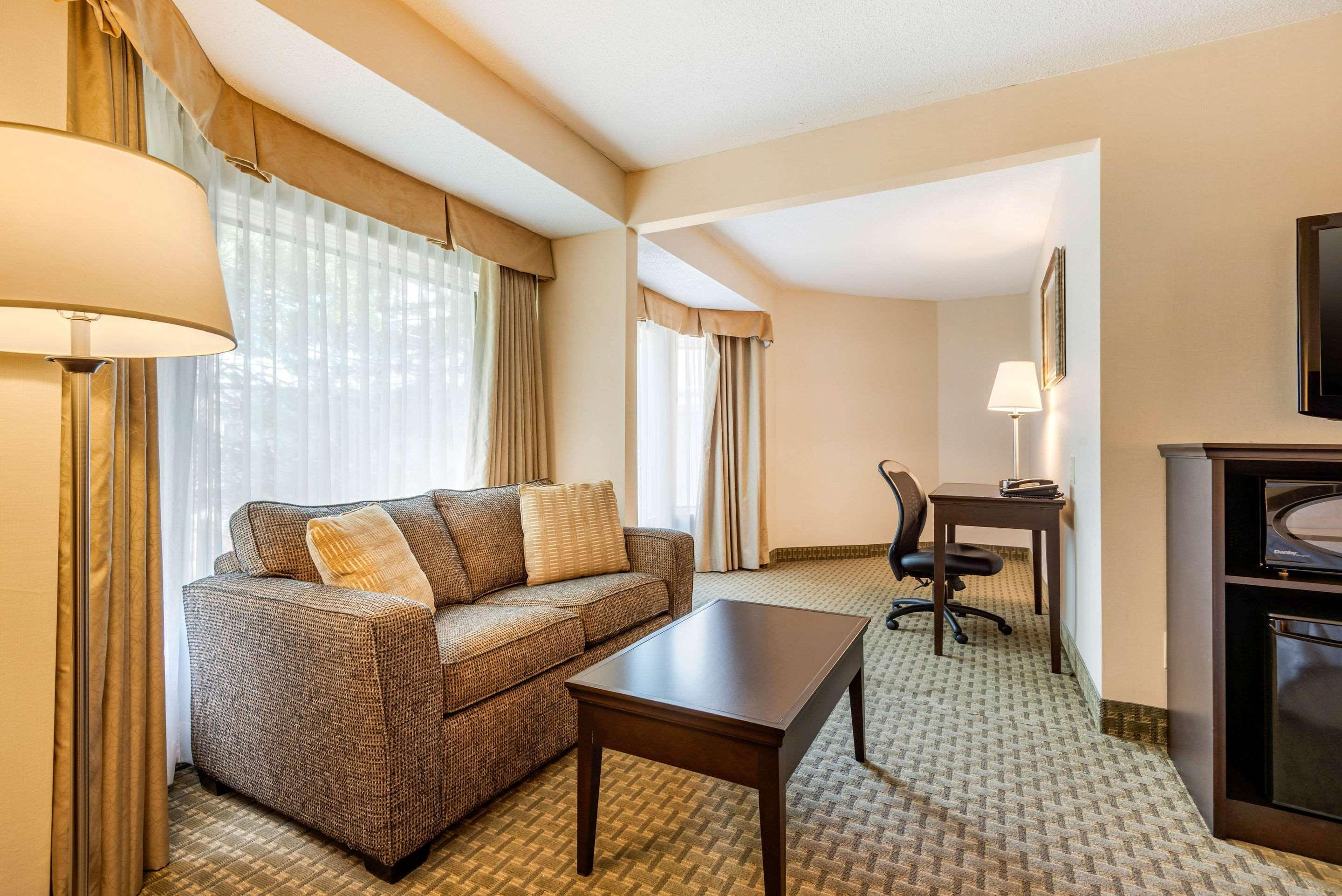 Quality Inn & Suites Brampton Exterior foto